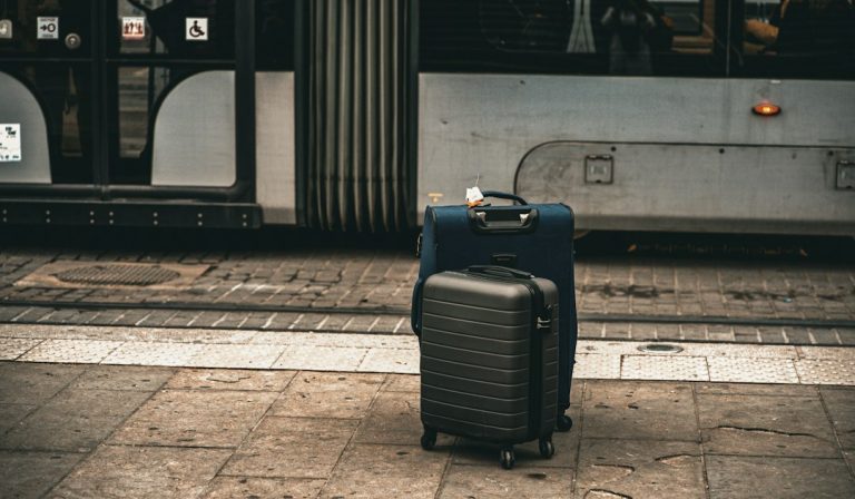 How to Select the Perfect Insulated Bag for Any Trip